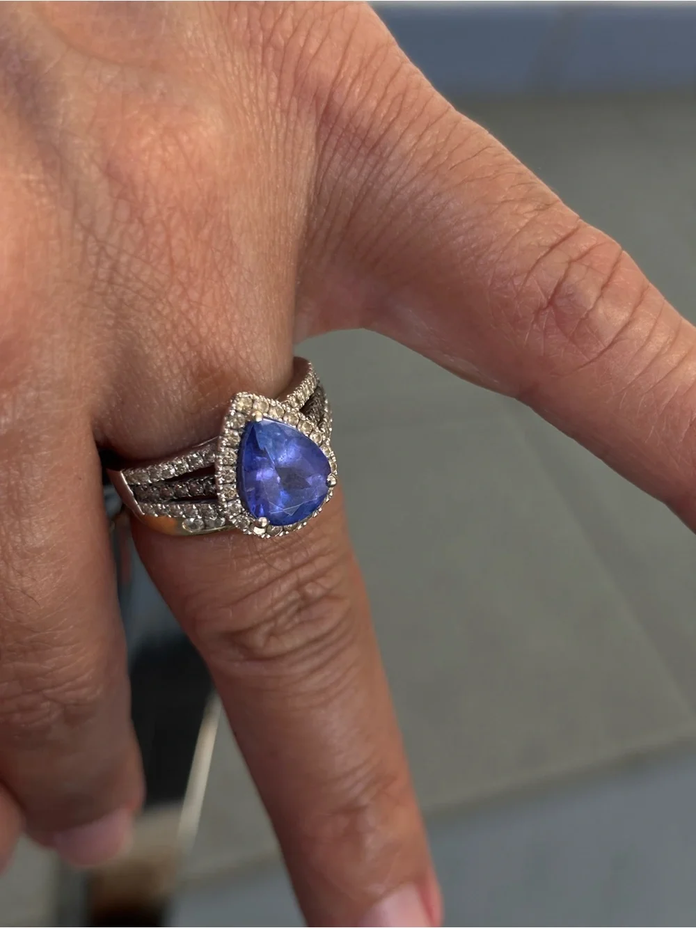 Blue Berry Tanzanite in 14k white Gold ❤️😍